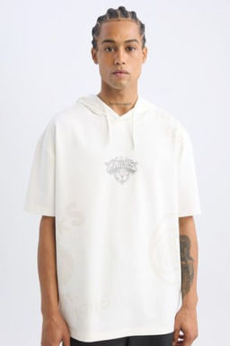 DeFactoFit NBA New York Knicks Oversize Genis Kal?p Kapusonlu Bask?l? K?sa Kollu Tisort