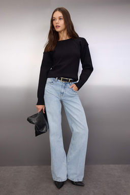 Siyah Premium Iplik/Ozel Iplik S?rt Dekolte Detayl? Triko Kazak TWOAW26KZ00206 - Trendyolmilla фото 2