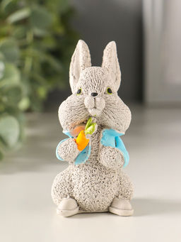 Фигурка гипс Кролик с морковкой, 7?5?4 см, серый
