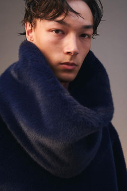 LIMITED EDITION FAUX FUR SWEATSHIRT - Zara фото 7