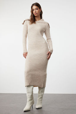 TRENDYOLMILLA Antrasit Midi Triko Yumusak Dokulu Devrik Yaka Elbise TWOAW25EL00016  фото 8