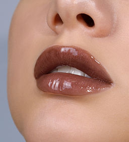 LuxVisage Блеск для губ Glass Shine тон 28 - Golden rose фото 2