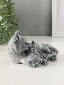 Сувенир "Кошка с котёнком лежит" 8 см