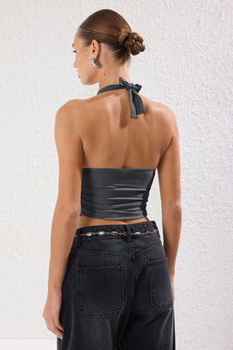 Antrasit Bask?l? Boyundan Baglamal? Vucuda Oturan Crop Esnek Orme Bluz TWOSS24BZ00061
