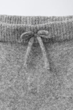 KNIT SKIRT WITH CROCHET TRIMS