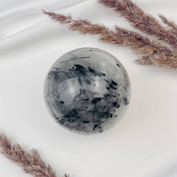 Шар из Кварца с включением Турмалина