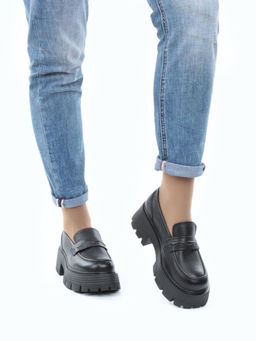 03-5930 BLACK Лоферы женские (натуральная кожа)