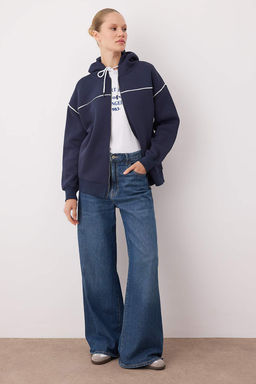 Lacivert Kapusonlu ve Biye Detayl? Oversize/Genis Kal?p Orme Sweatshirt TWOAW26SW00106 - Trendyolmilla фото 2