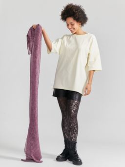 \Большой,красивый палантин, выполненный из гофрированной ткани и украшенный тонкими нитями люрекса. - Tantino фото 2