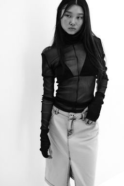 Falda de sarga hasta la rodilla