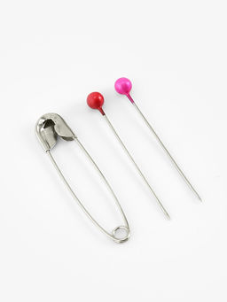 Швейный набор, 42 предмета, в футляре, 12×12×3 см, чёрный