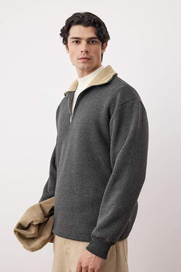 Antrasit Yaka Detayl_ Dik Yaka Yeni Oversize/Geni_ Kesim __i Polarl_ Sweatshirt TMNAW26SW00003