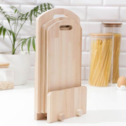 Набор досок разделочных на подставке с ручкой Доляна, 3 шт: 35×22 см, 32×20 см, 31×18 см, массив берёзы