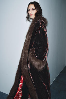 VELVET PRINTED FAUX FUR COAT - Zara фото 4