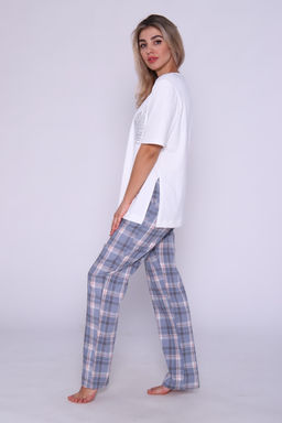 Костюм женский с брюками и футболкой 375