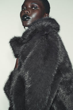 REVERSIBLE FAUX FUR SHORT COAT - Zara фото 4