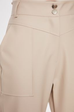 TRENDYOLMILLA Tas Cigarette Dokuma Suni Deri Pantolon TWOAW22PL0347  фото 8