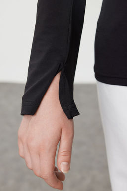 Trendyolmilla Siyah Sal Detayl? Fitted/Vucuda Oturan Esnek Orme Bluz TWOAW25BZ00107  фото 13