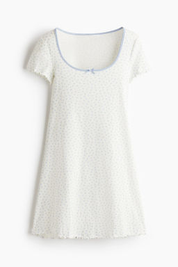 Vestido evas? con detalle sobrehilado