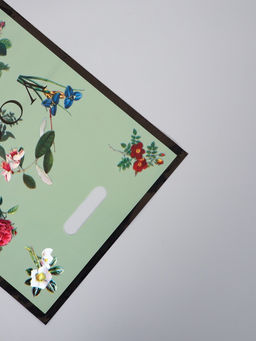 Цена за 50 шт. Пакет полиэтиленовый с вырубной ручкой "Мода" 30 х 40 см 60 мкм