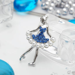 Цена за 2 шт. Брошь «Балеринка», бело-сапфировая в серебре