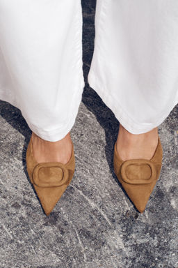 SLINGBACK SHOES WITH PIECE DETAIL - Zara фото 2