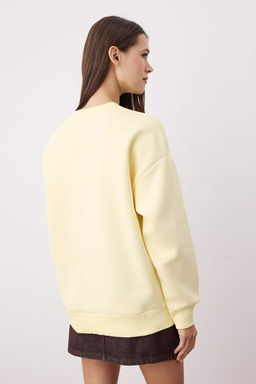 Ac?k Sar? Oversize/Rahat Kesim Basic Bisiklet Yaka Kal?n/Ici polarl? Orme Sweatshirt TWOAW24SW00102