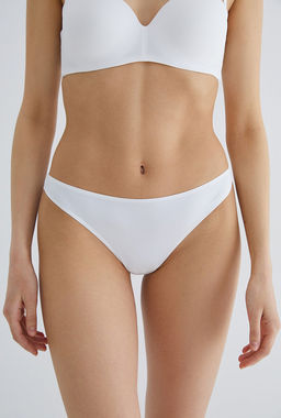 Infinity / Трусы стринги-бразилиано жен. Nikka белый