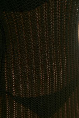 Siyah Orme S?rt Dekolteli Plaj Midi Elbise TBESS22EL2920