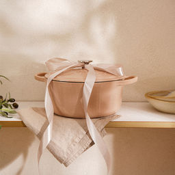 Кастрюля чугунная SL Home, 4.2 л, d=24.5 см, h=11 см, с крышкой, эмалированное покрытие, индукция, бежевая