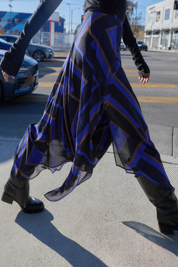 PRINTED ASYMMETRIC MIDI SKIRT - Zara фото 14