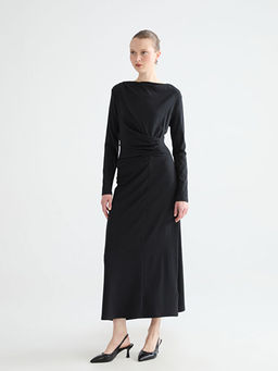 Kay?k Yaka B?zg?l? Elbise