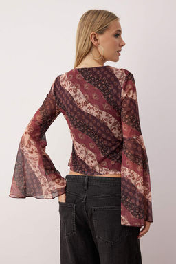 Cok Renkli Boho/Boho Chic Bask?l? V yaka Ispanyol Kol Tul Esnek Orme Bluz TWOAW26BZ00239