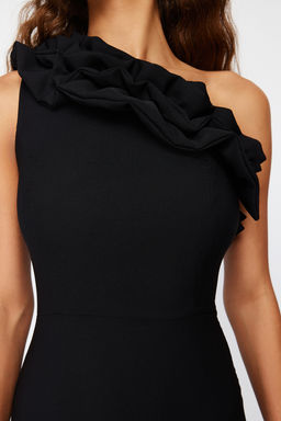 TRENDYOLMILLA Siyah Astarl? Volanl? Dokuma Uzun S?k Abiye Elbise TPRSS21AE0044  фото 5