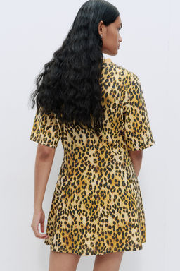 Vestido camiseta con hombreras - H&m фото 3