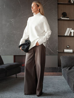 D34.204 Свитер женский натуральный белый