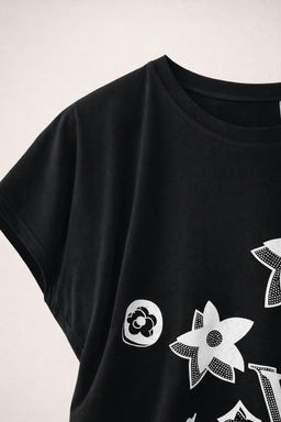 Нарядная футболка Graphic Bloom арт. А1025