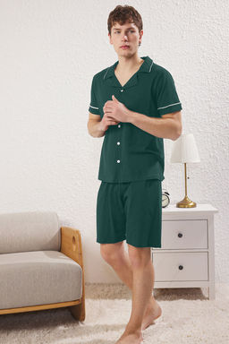 TRENDYOL MAN Siyah Regular Fit Dugmeli Biye Detayl? Sortlu Orme Pijama Tak?m? TMNSS25PT00047