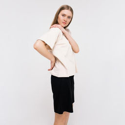 Футболка женская MINAKU REGULAR FIT, бежевая, размер 50