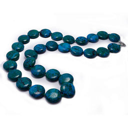 Бусы из камня Азурмалахит привлекает энергии удачи, везения, богатства