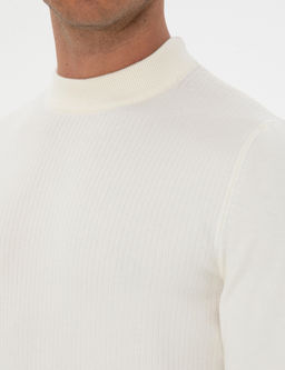 Ekru Slim Fit _eyrek Yaka Triko Kazak