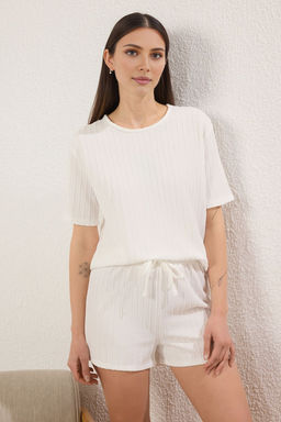 Trendyolmilla Gri Baglama Detayl? Sortlu Dokulu Kalite Orme Pijama Tak?m? THMSS25PT00151