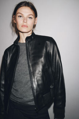 LIMITED EDITION ZW COLLECTION LEATHER BOMBER JACKET - Zara фото 4