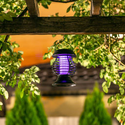 USL-F-300/PМ310 BUG ZAPPER Садовый светильник на солнечной батарее. 13 светодиодов. Эффект пламени и антимоскитный режим . 1*АА Ni-Mh аккумулятор в/к. IP44. TM Uniel. - Volpe фото 7