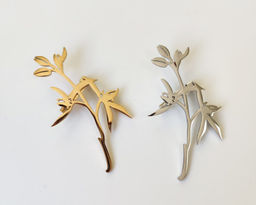 Брошь из стали