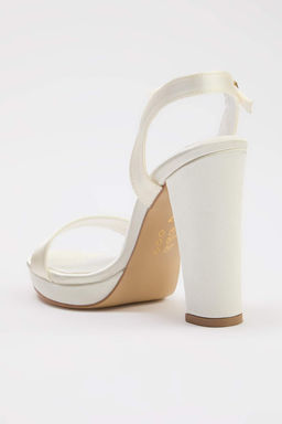 Bridal Inci Beyaz Kad?n 10 cm Klasik Topuklu Ayakkab? TAKSS26TO00008