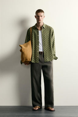 CAMISA FLUIDA ESTAMPADO FLORAL / Verde medio