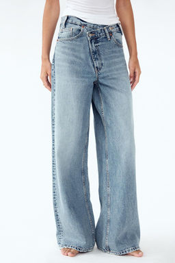 HIGH-WAIST TRF WIDE-LEG JEANS WITH CROSSOVER WAISTBAND - Zara фото 12
