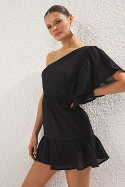 Siyah Dokuma Volanl? %100 Pamuk Tek Omuz Plaj Mini Elbise TBESS25EL00073