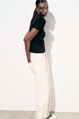 T-SHIRT WITH BACK SEAM - Zara фото 27